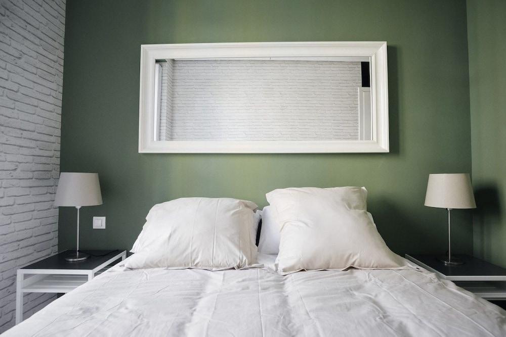 Habitat Apartments Latina Мадрид Екстериор снимка
