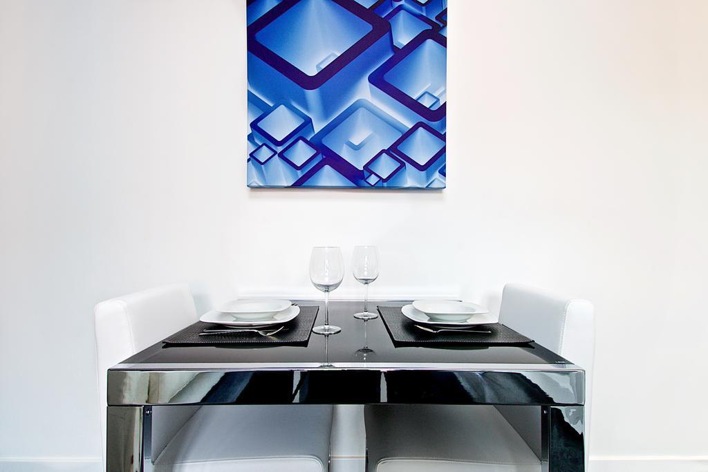 Habitat Apartments Latina Мадрид Стая снимка