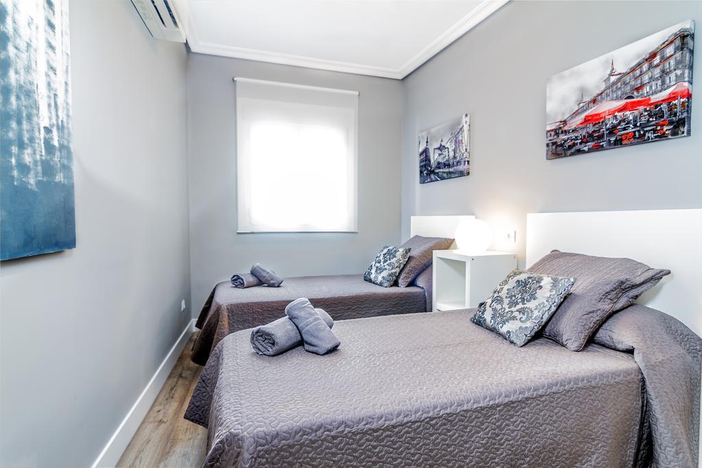 Habitat Apartments Latina Мадрид Стая снимка